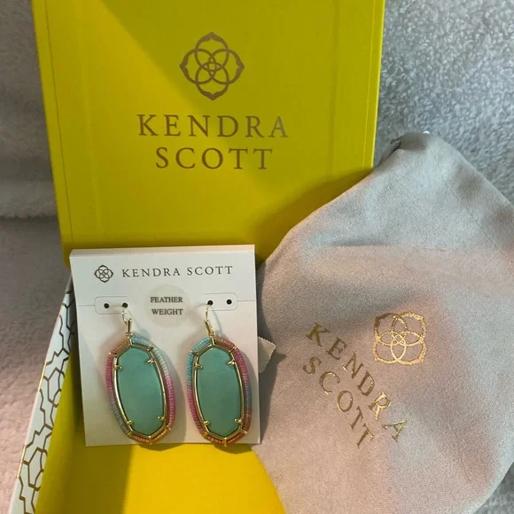 Kendra Scott Threaded Elle Gold Drop Magnesite Earrings - Picture 1 of 3